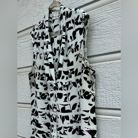 Halogen Sleeveless V-Neck Blouse Shirt Top Semi Sheer Black Gray Leaves l or m - Picture 1 of 7